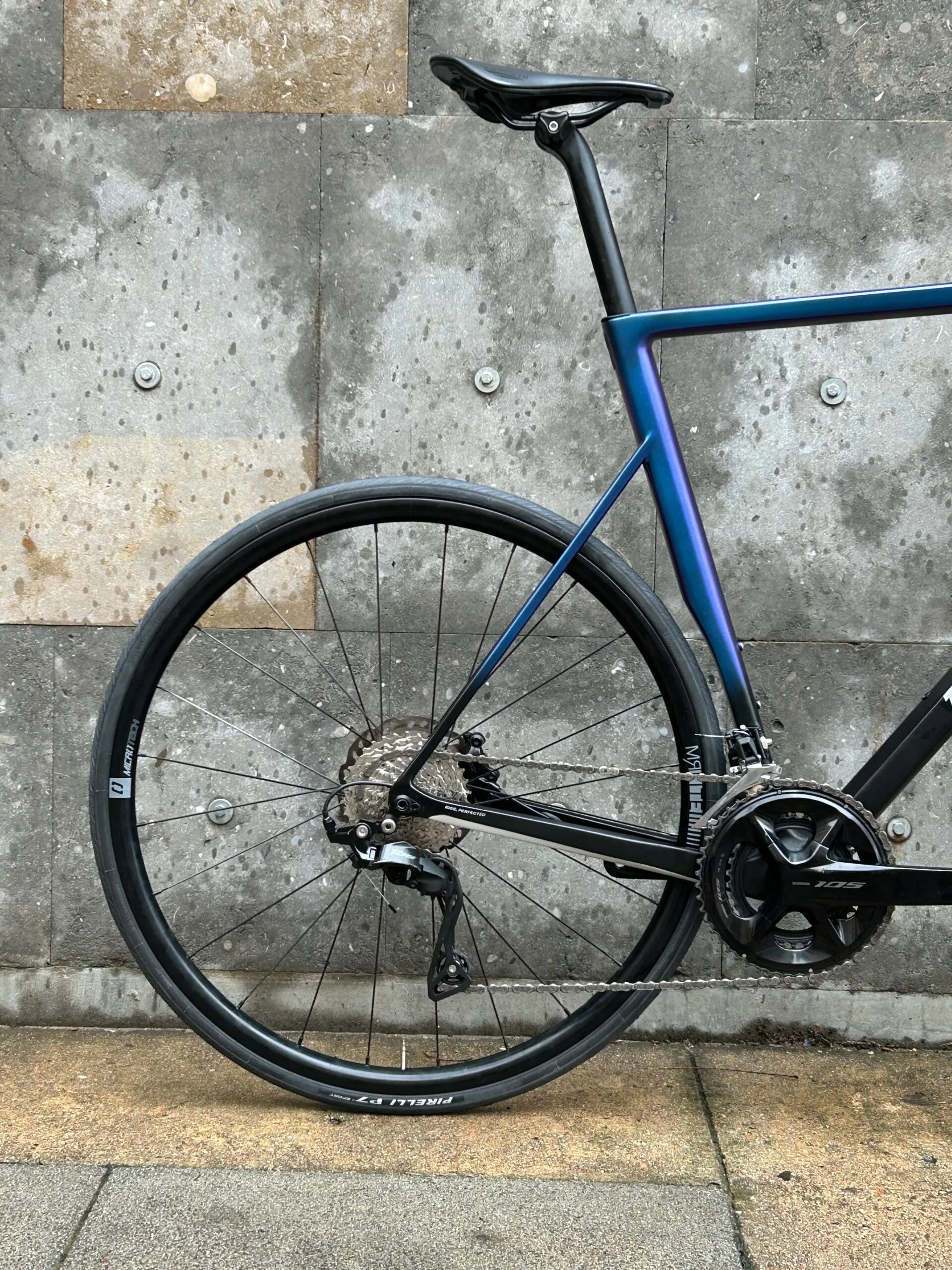 Basso Astra - Shimano 105 2x11sp - Microtech