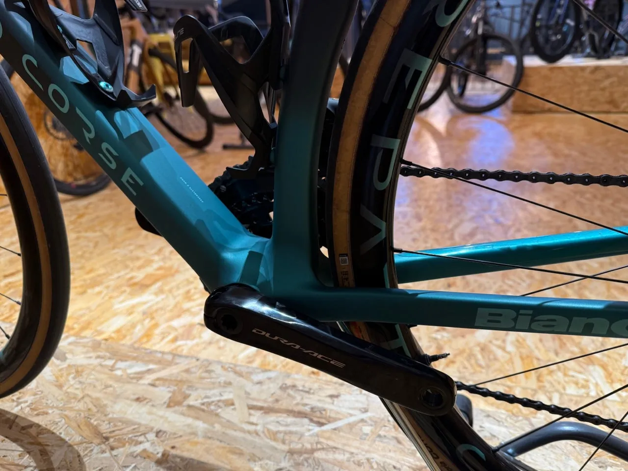 Bianchi Specialissima RC 2024 - Shimano Dura-Ace Di2 2x12sp - Vision Metron 45 SL