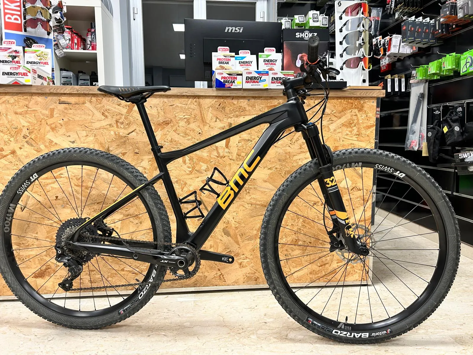 BMC Team Elite 02 ONE 2018 - Shimano XT - DT Swiss M1700 Spline 25