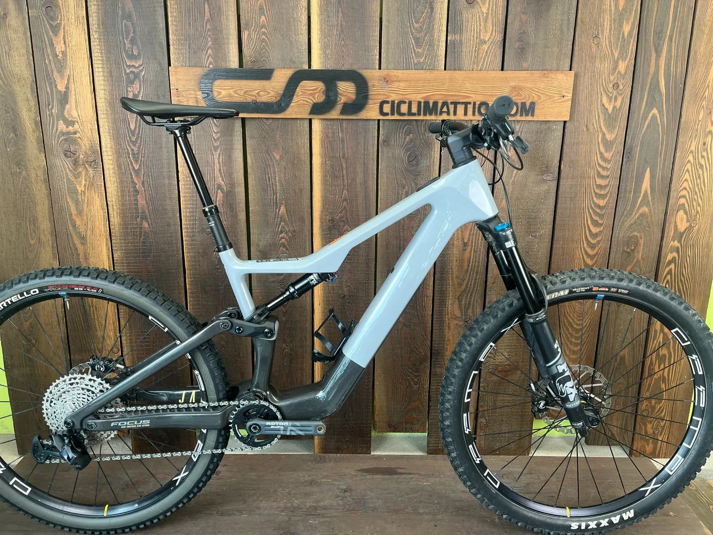 Focus Jam2 SL 8.8 2023 - Sram GX 1x12sp - Mavic Deemax