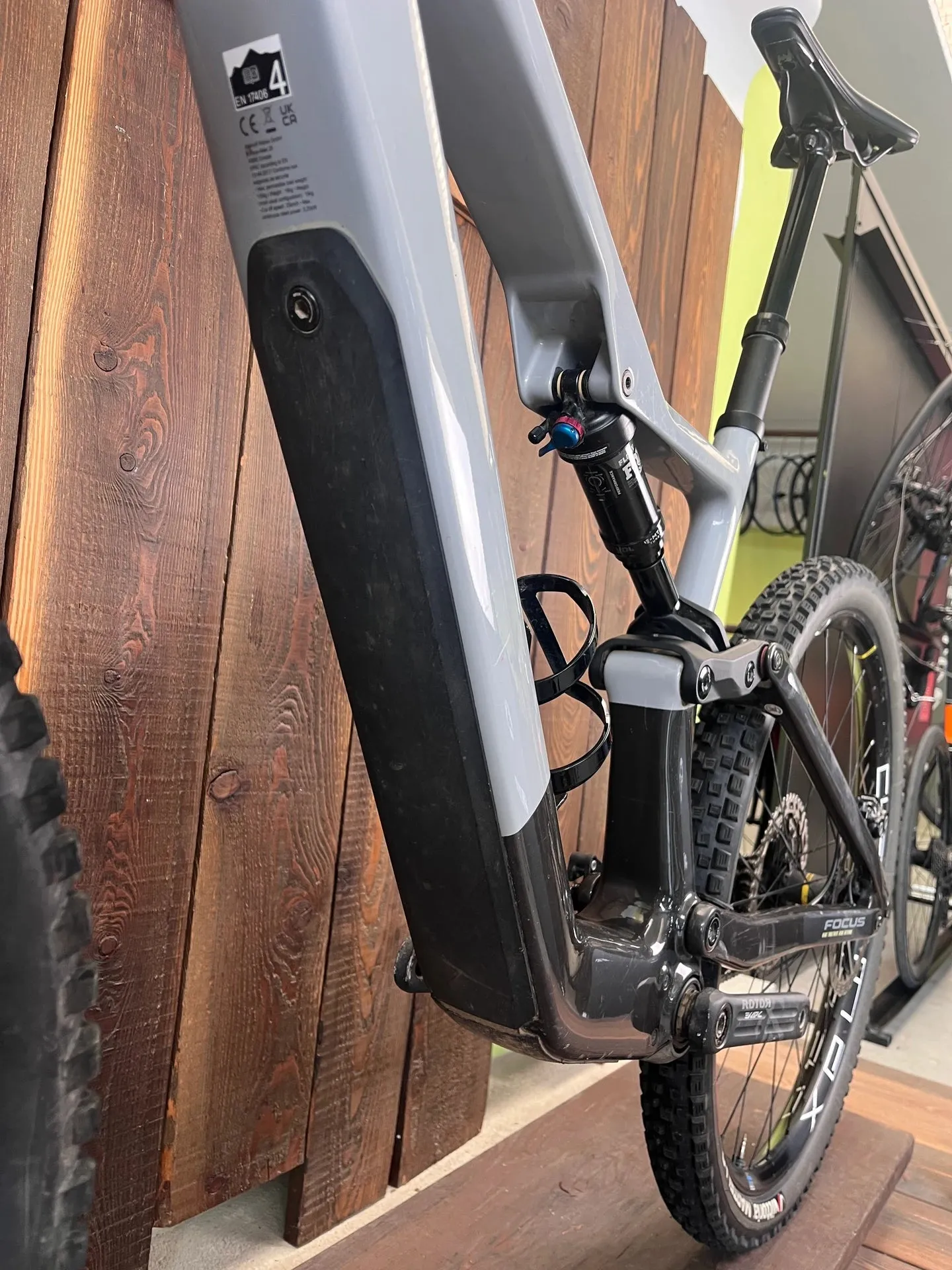 Focus Jam2 SL 8.8 2023 - Sram GX 1x12sp - Mavic Deemax