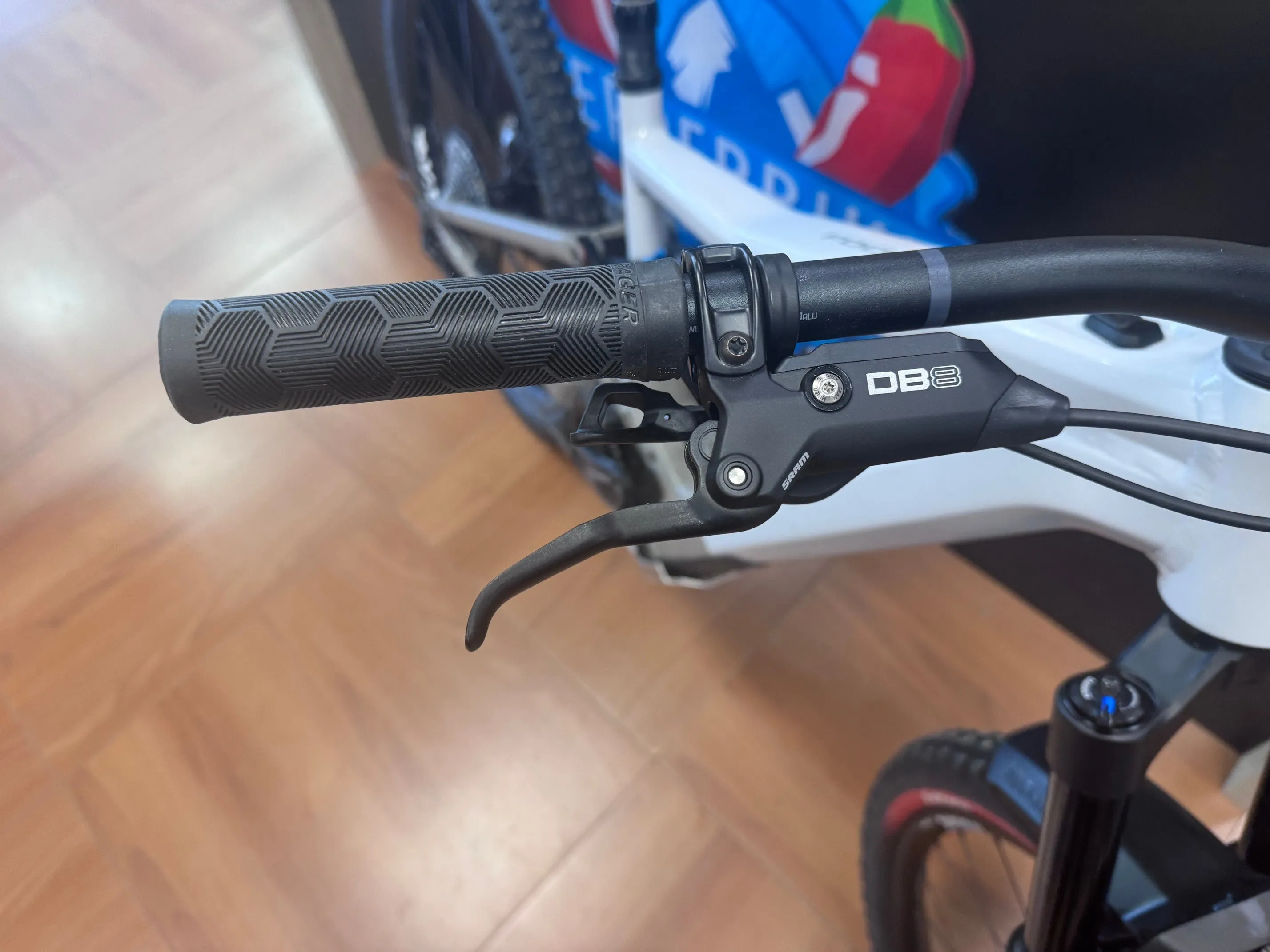 Focus Sam2 6.9 2025 - Shimano XT 1x12sp - Mavic e-Deemax 30
