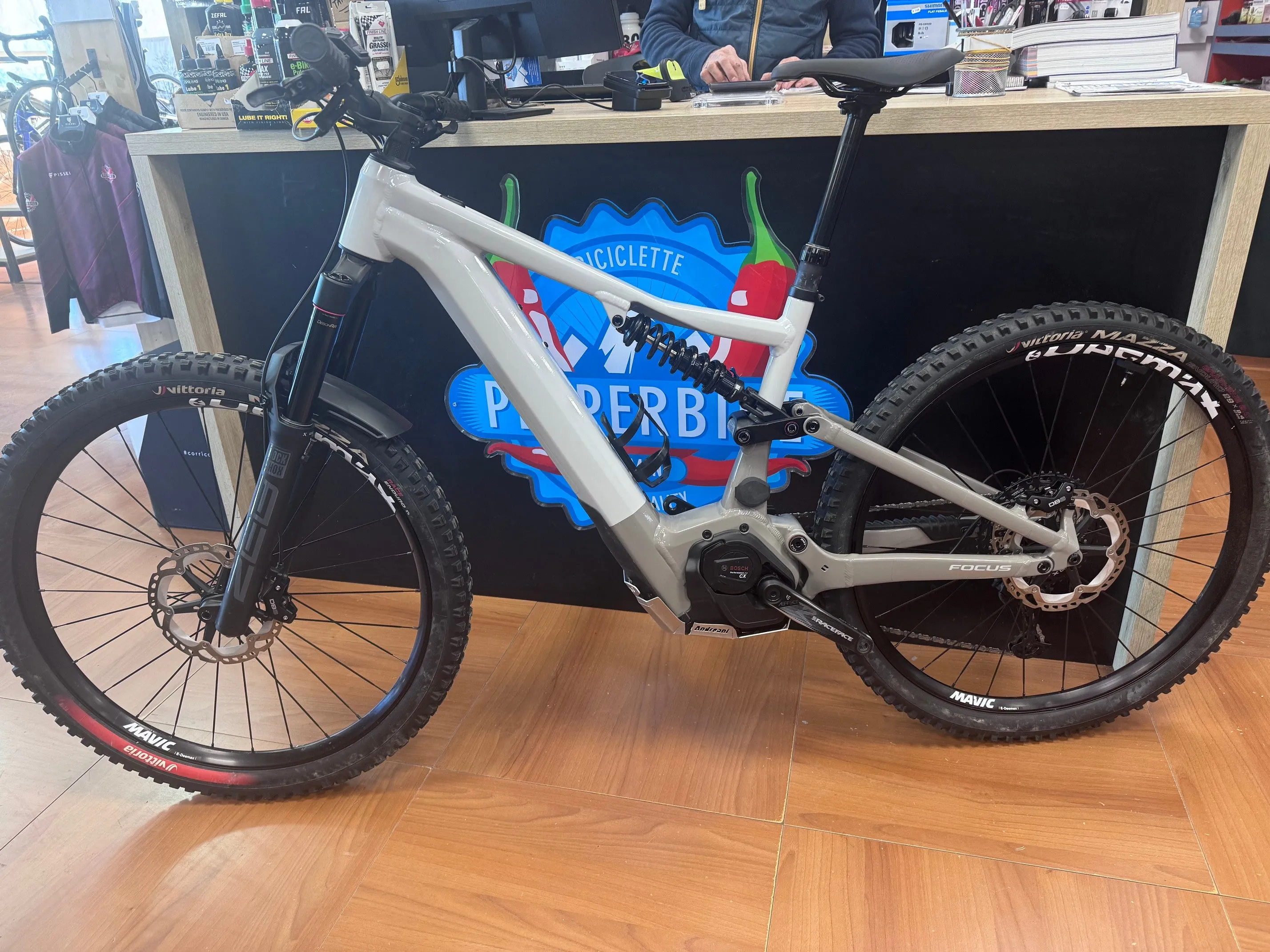 Focus Sam2 6.9 2025 - Shimano XT 1x12sp - Mavic e-Deemax 30