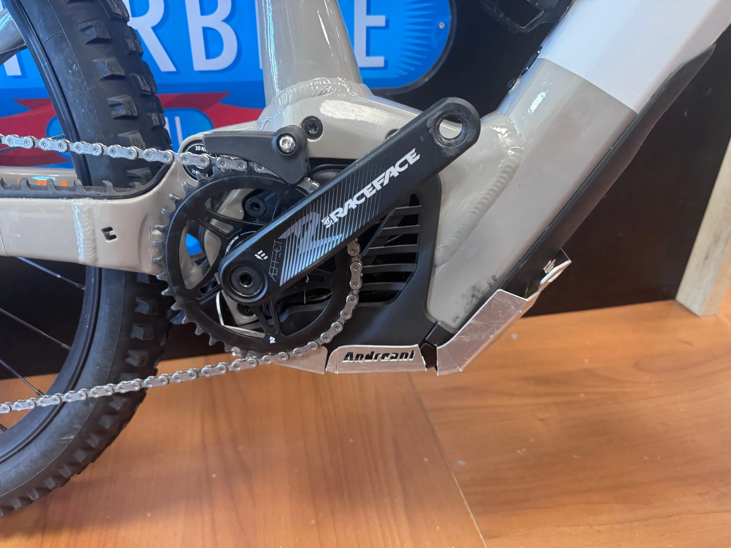 Focus Sam2 6.9 2025 - Shimano XT 1x12sp - Mavic e-Deemax 30