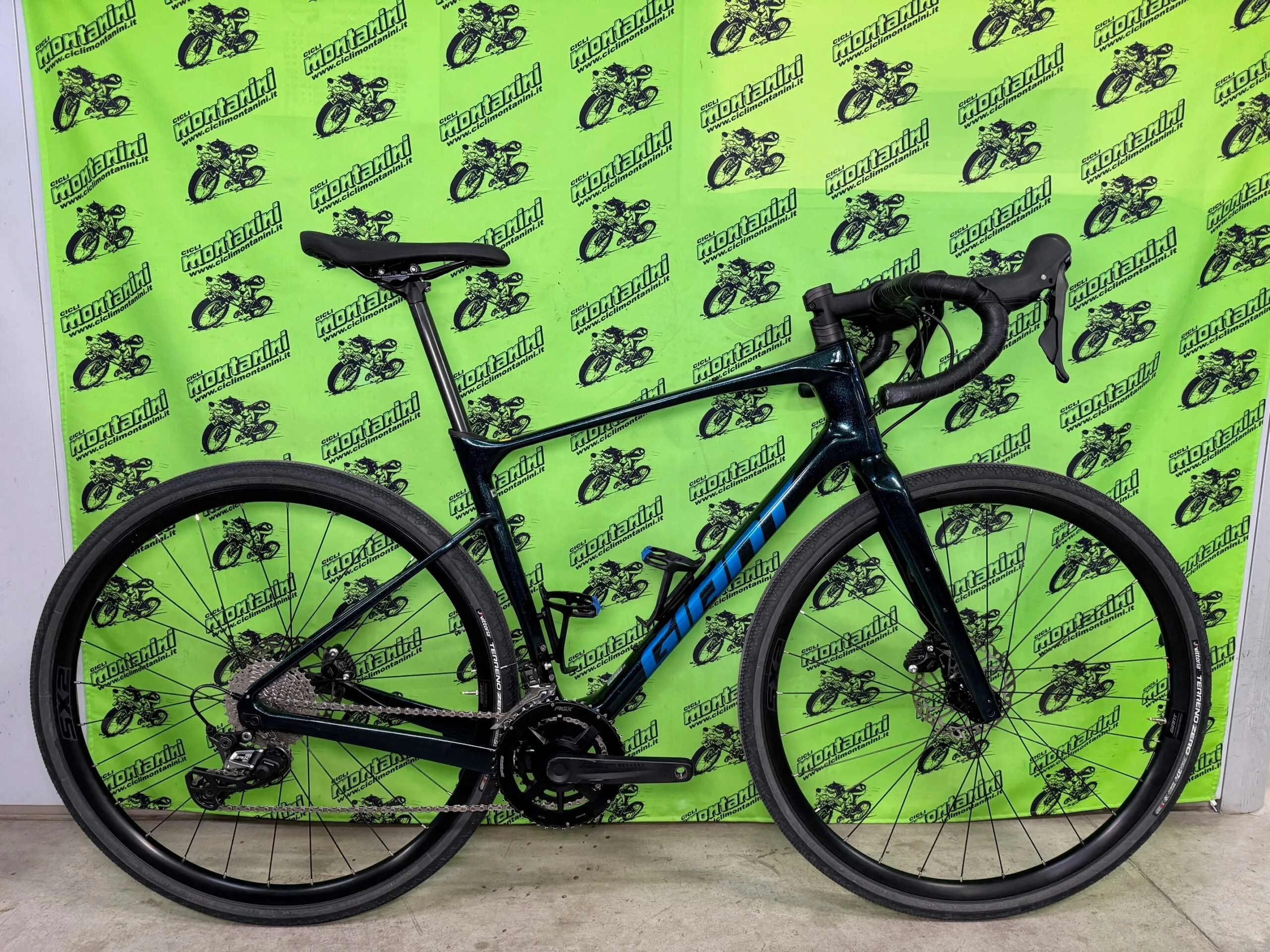 Giant Revolt Advanced 2 2022 - Shimano GRX 2x11sp - Giant P-X2 Disc