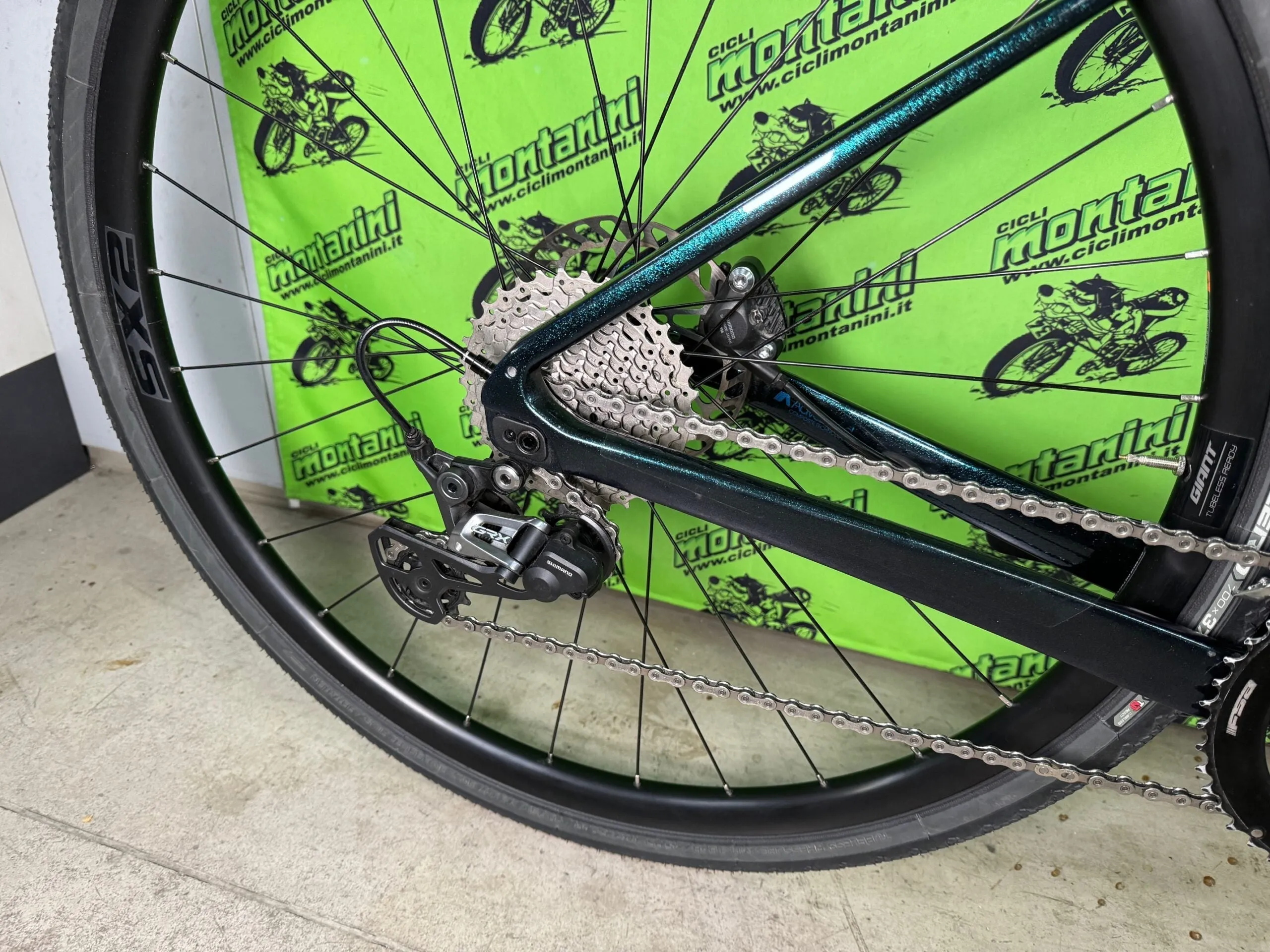 Giant Revolt Advanced 2 2022 - Shimano GRX 2x11sp - Giant P-X2 Disc