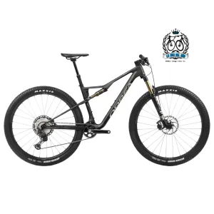Orbea OIZ M10  2024 - Shimano XT M8100 SGS Shadow Plus - OQUO Mountain Performance MP30TEAM Carbon
