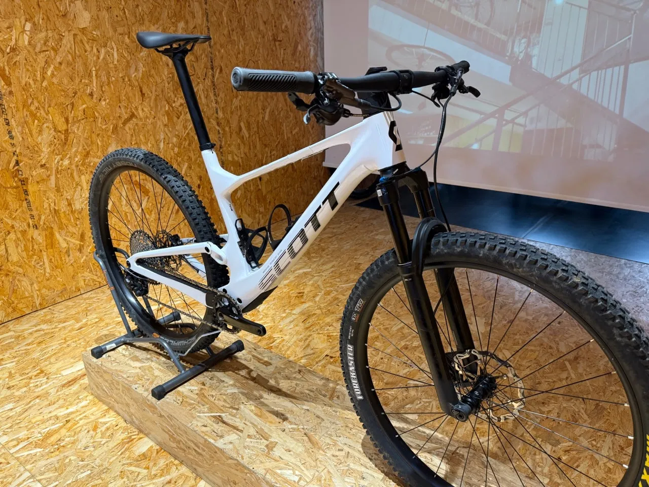 Scott Spark RC Team white 2024 - Shimano XT 1x12sp - Syncros Silverton