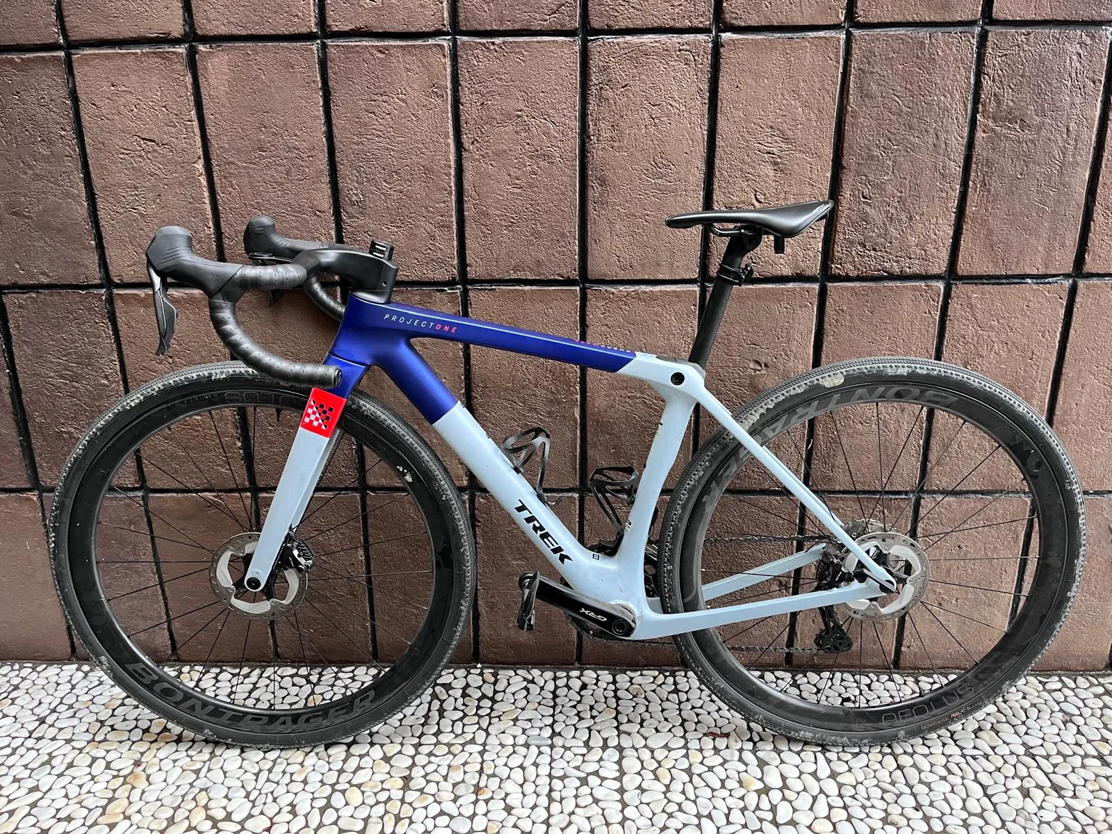 Trek Checkmate SLR 2024 - Shimano GRX Di2 2x12sp - Bontrager Aeolus RSL 37