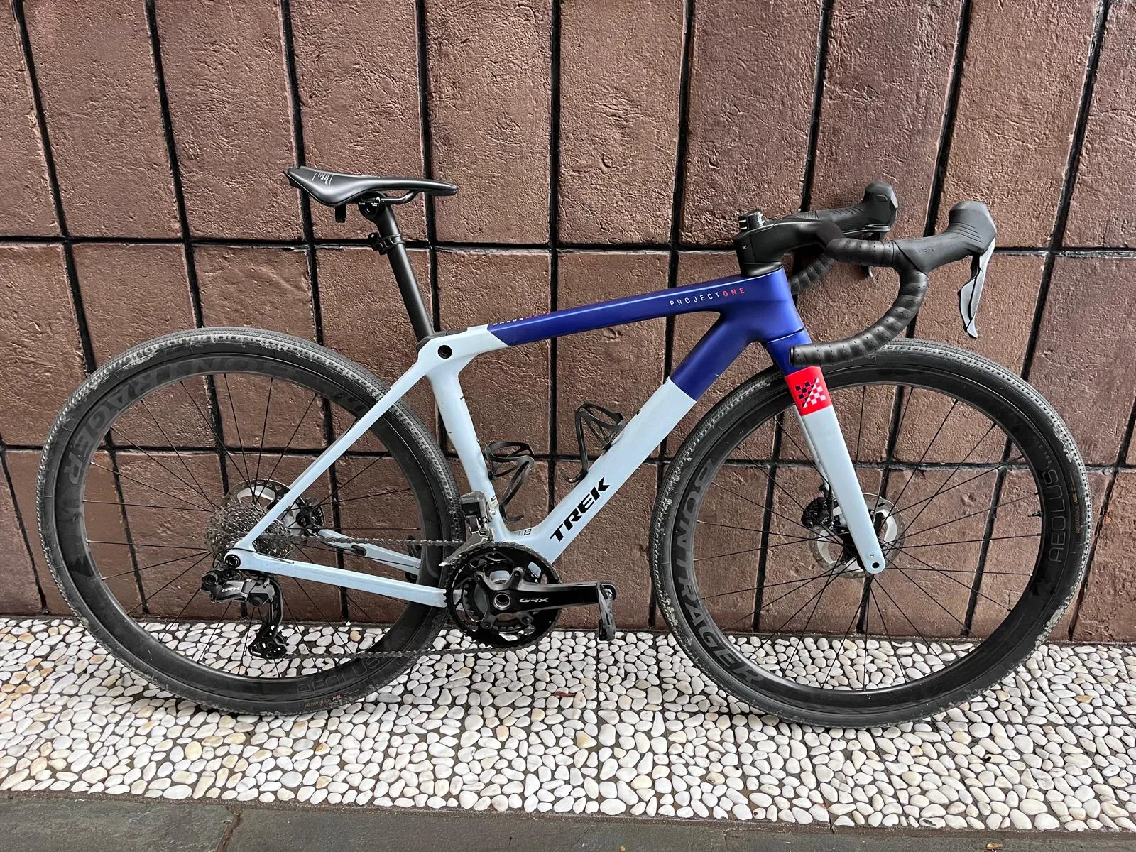 Trek Checkmate SLR 2024 - Shimano GRX Di2 2x12sp - Bontrager Aeolus RSL 37