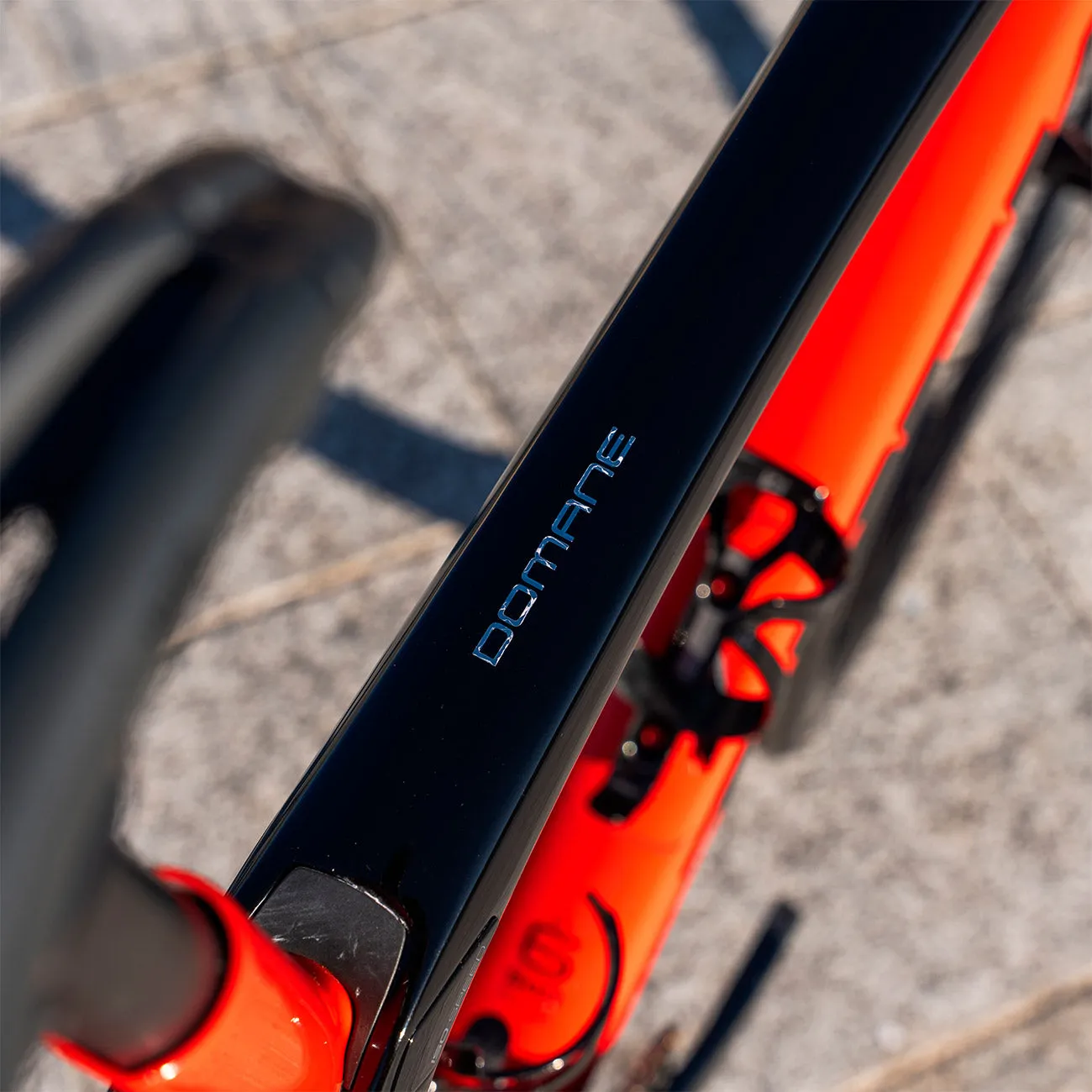Trek Domane SL 6 2021 - Shimano Ultegra 2x11sp - Bontrager Paradigm Comp 25