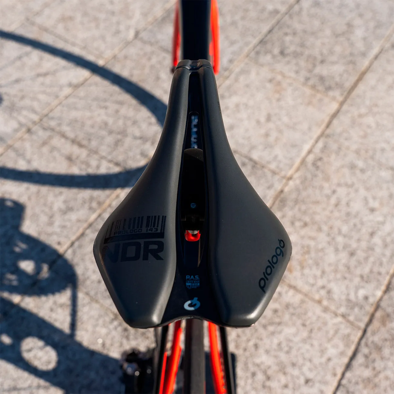 Trek Domane SL 6 2021 - Shimano Ultegra 2x11sp - Bontrager Paradigm Comp 25