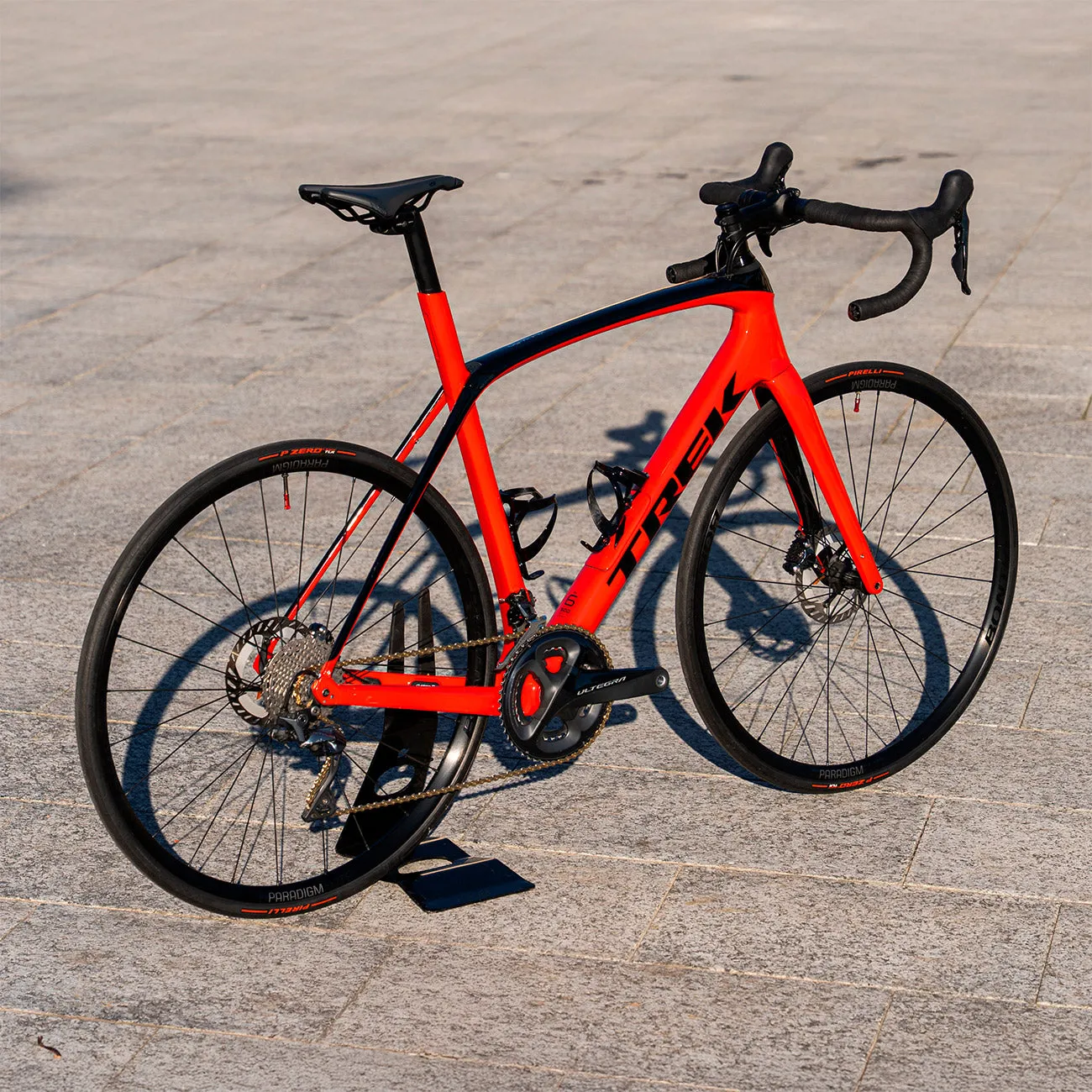 Trek Domane SL 6 2021 - Shimano Ultegra 2x11sp - Bontrager Paradigm Comp 25