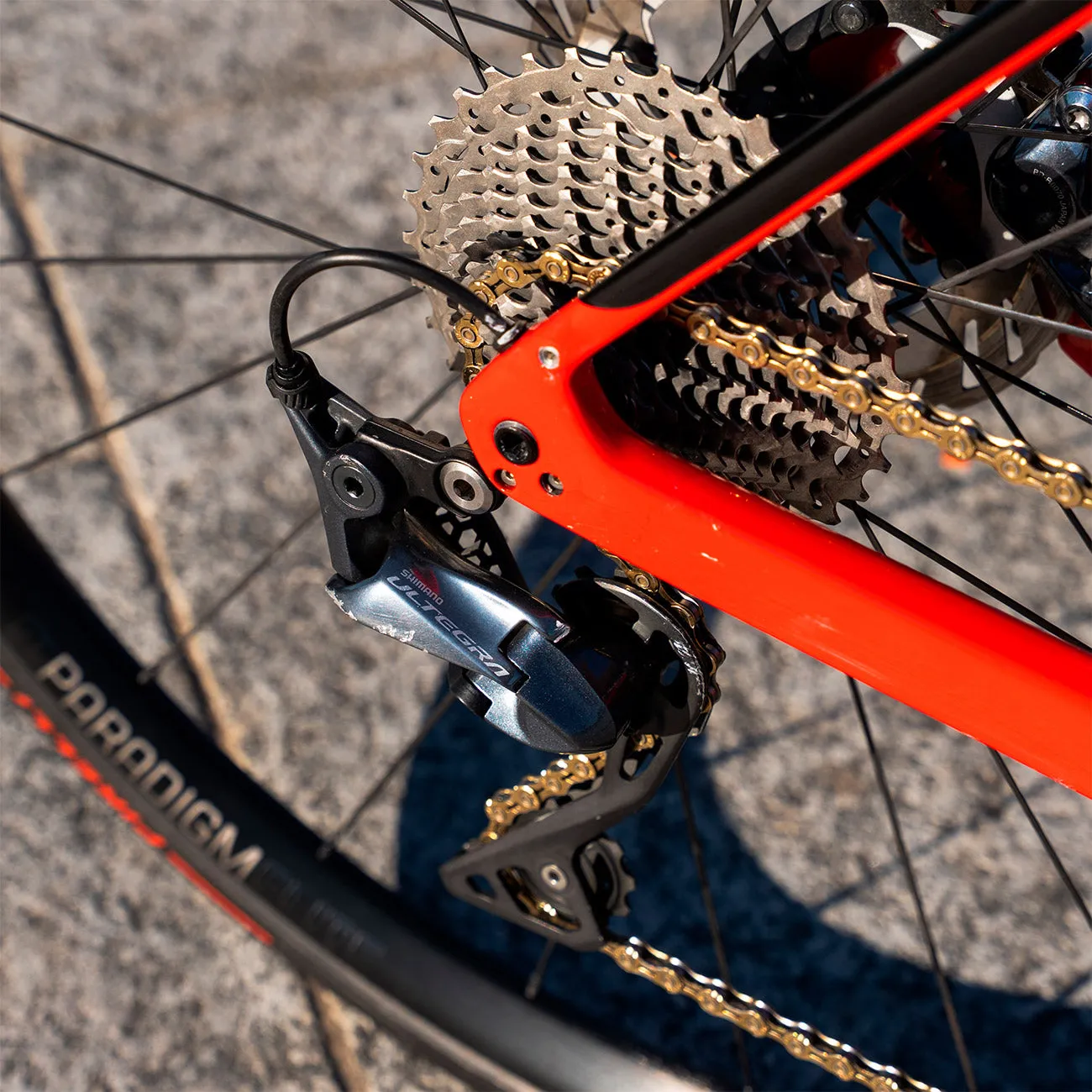 Trek Domane SL 6 2021 - Shimano Ultegra 2x11sp - Bontrager Paradigm Comp 25