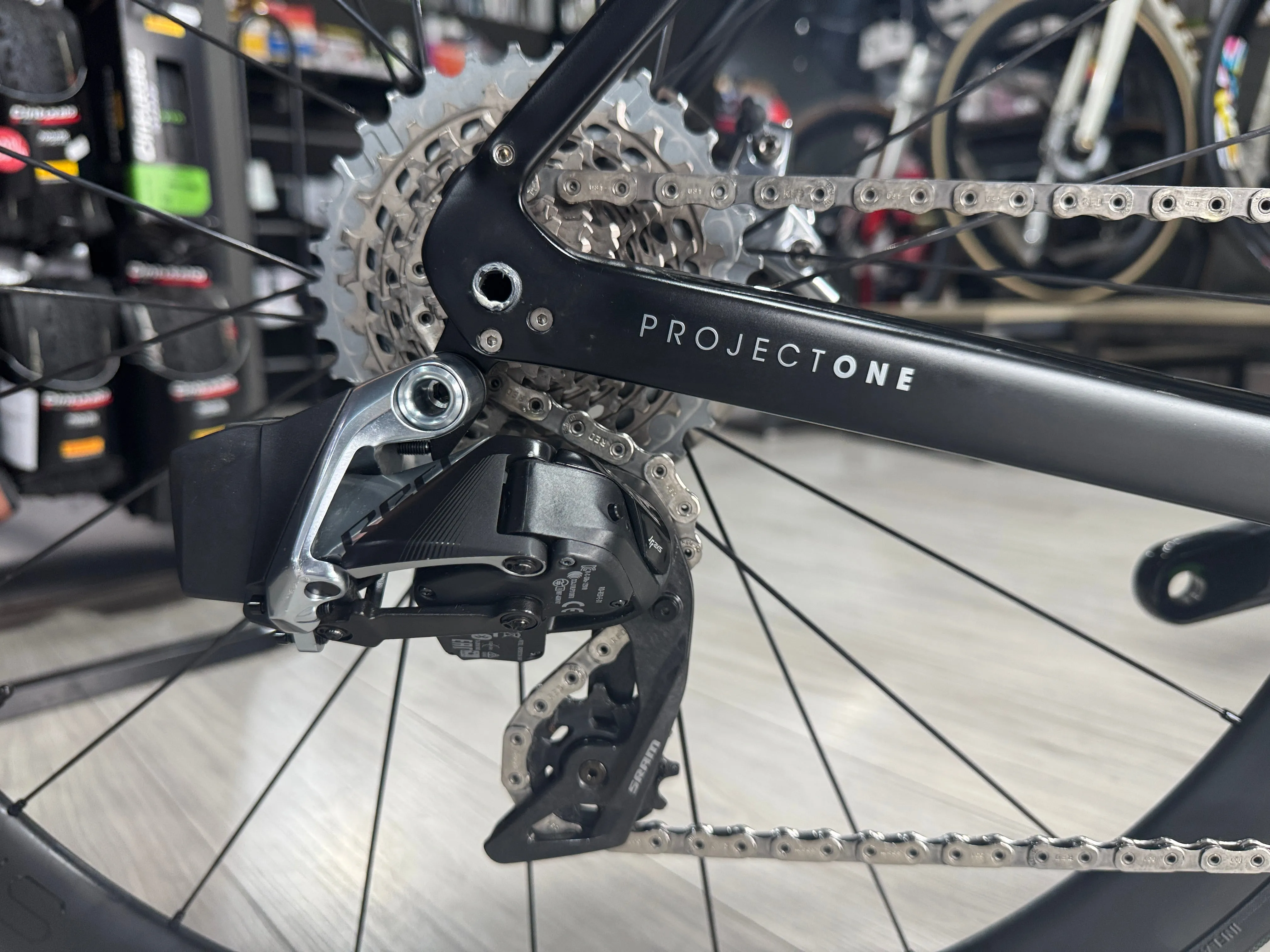 Trek Domane SLR 9 AXS Gen 3 2022 - Sram Red eTap AXS 2x12sp - Bontrager Aeolus RSL 37