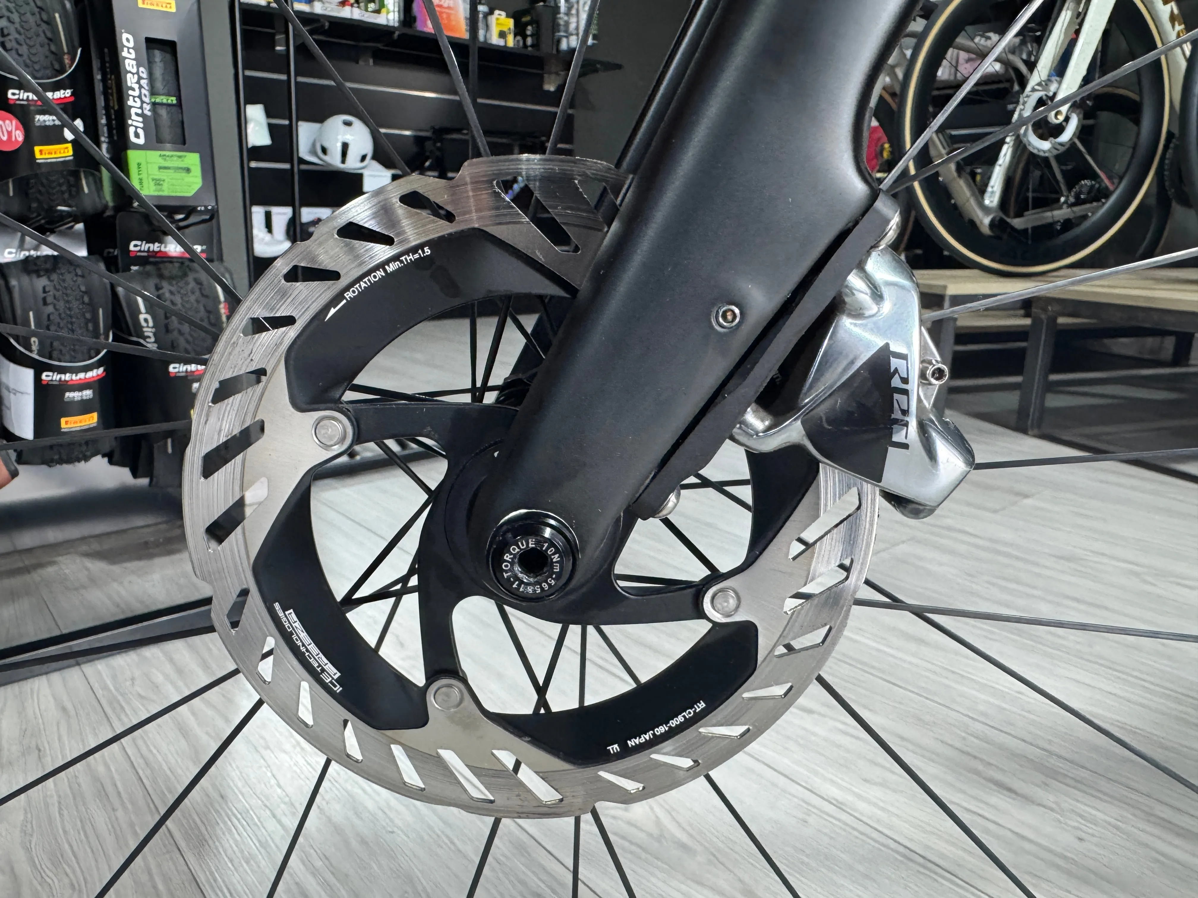 Trek Domane SLR 9 AXS Gen 3 2022 - Sram Red eTap AXS 2x12sp - Bontrager Aeolus RSL 37