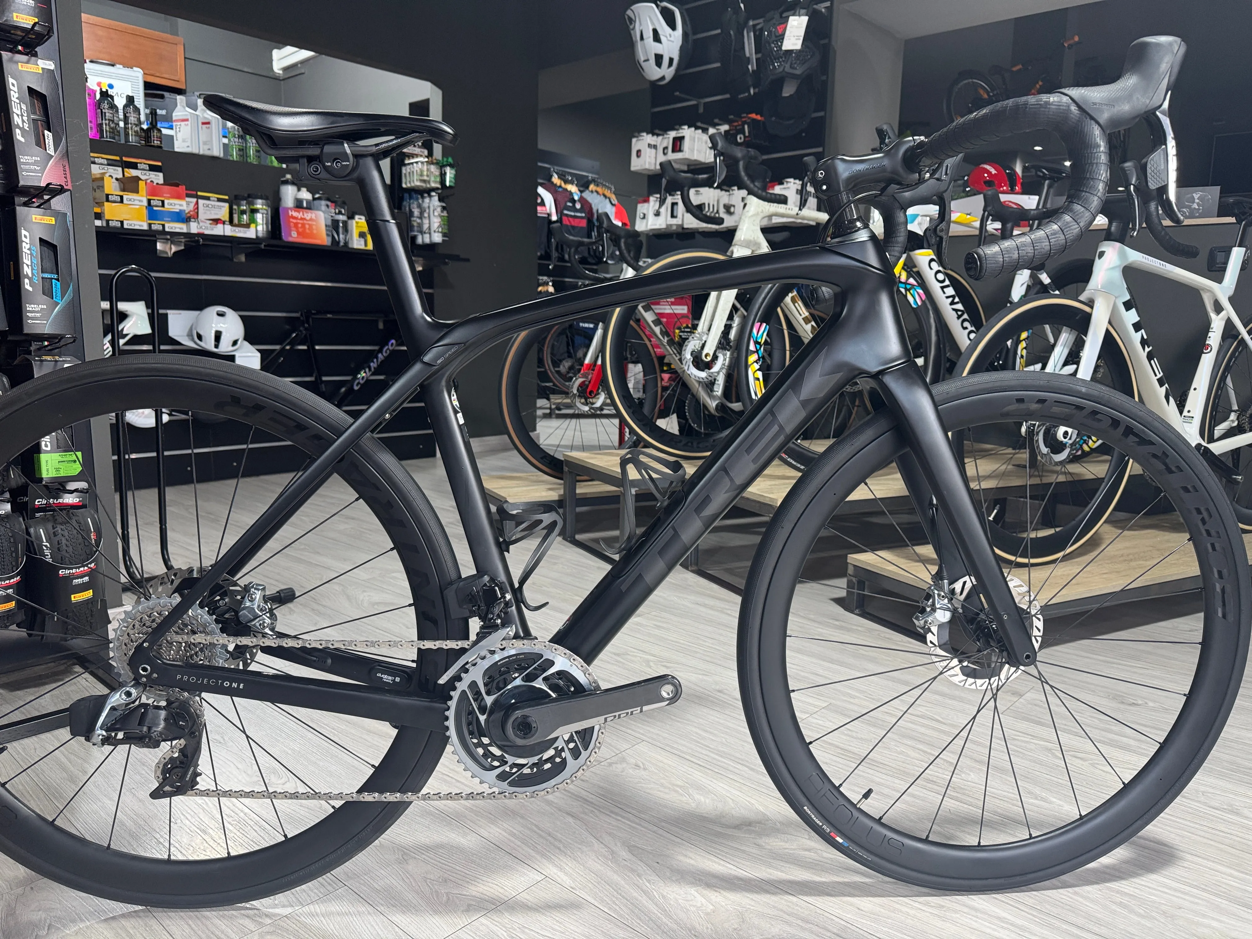 Trek Domane SLR 9 AXS Gen 3 2022 - Sram Red eTap AXS 2x12sp - Bontrager Aeolus RSL 37