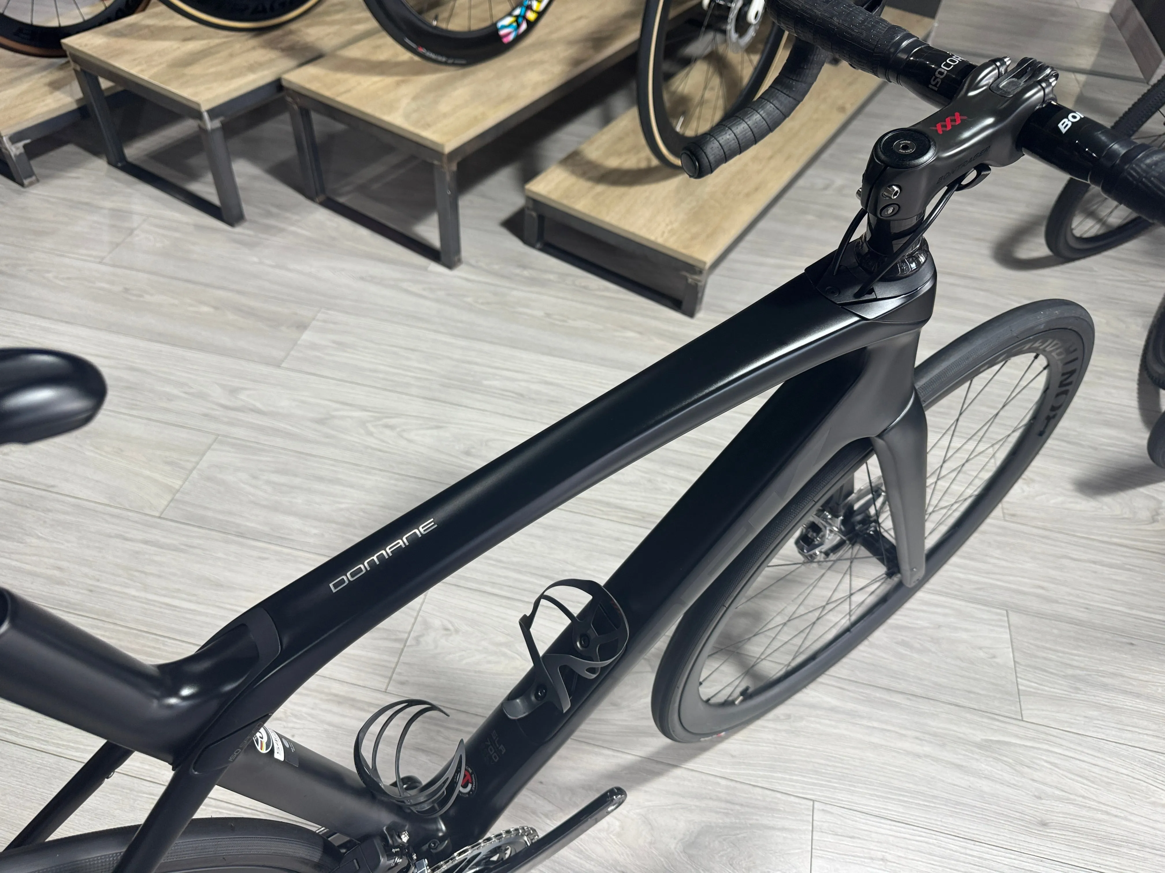 Trek Domane SLR 9 AXS Gen 3 2022 - Sram Red eTap AXS 2x12sp - Bontrager Aeolus RSL 37