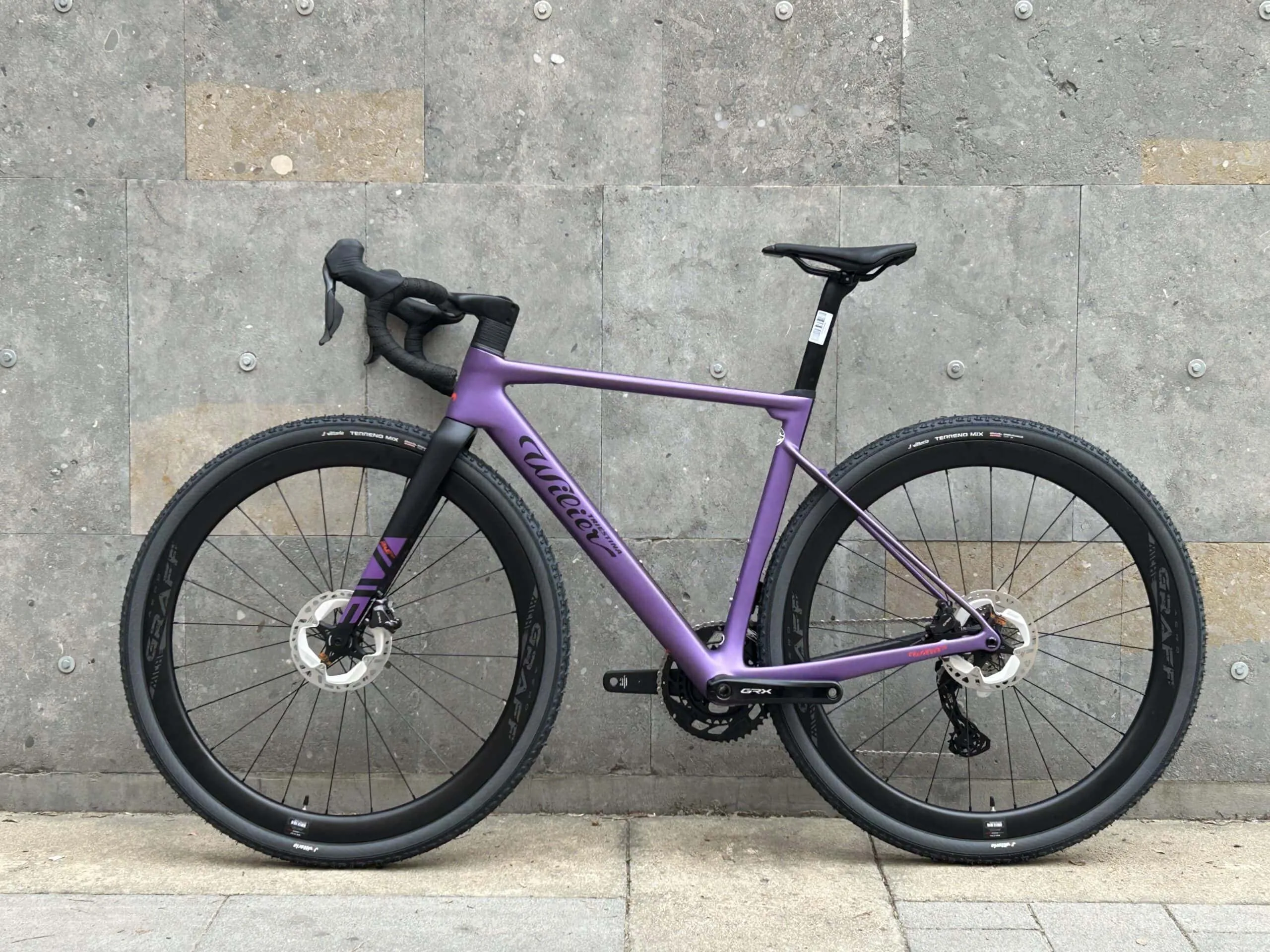 Wilier Rave SLR 2025 - Shimano GRX Di2 2x12sp - Miche Graff AERO 42